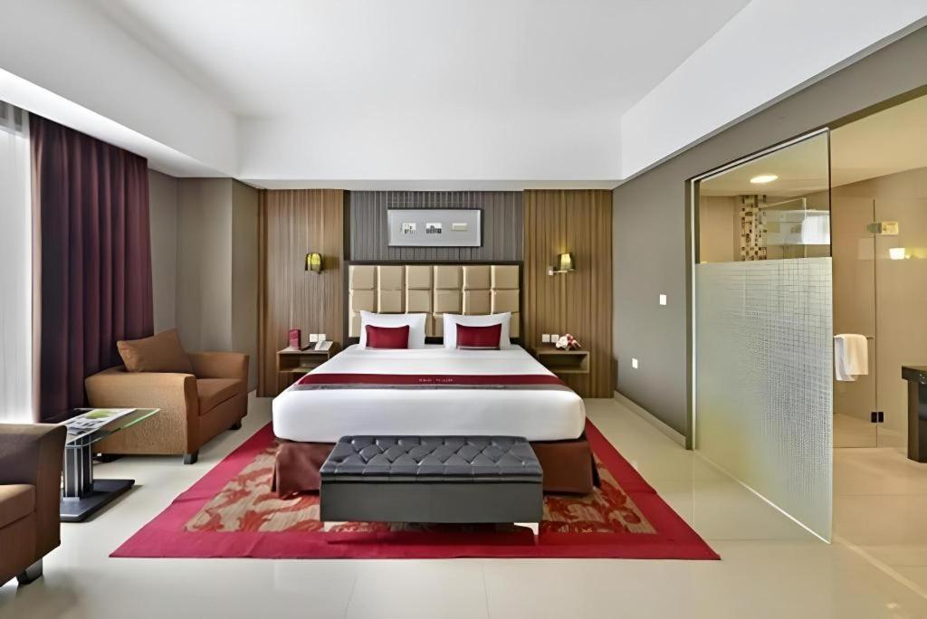 Travello Hotel Bandung Ngoại thất bức ảnh