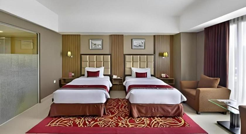 Travello Hotel Bandung Ngoại thất bức ảnh