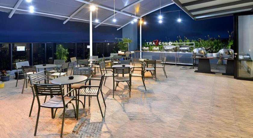 Travello Hotel Bandung Ngoại thất bức ảnh