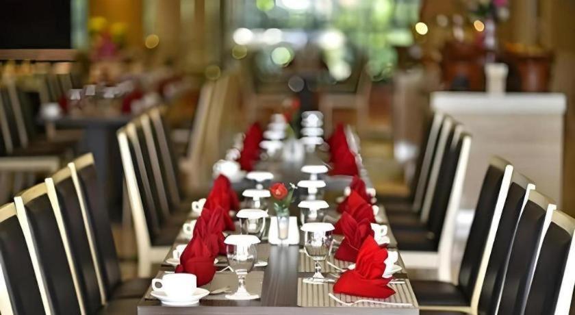 Travello Hotel Bandung Ngoại thất bức ảnh