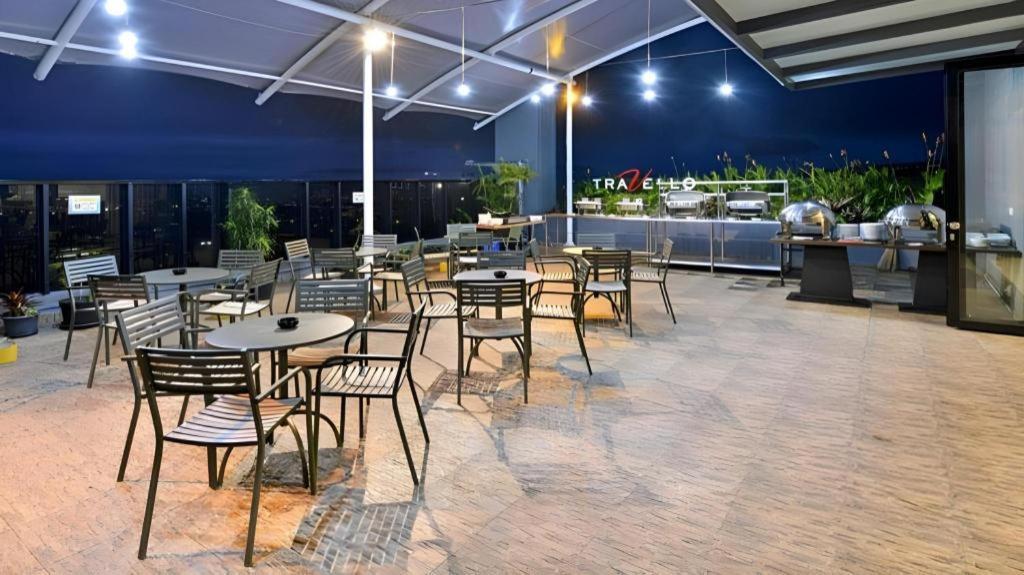 Travello Hotel Bandung Ngoại thất bức ảnh