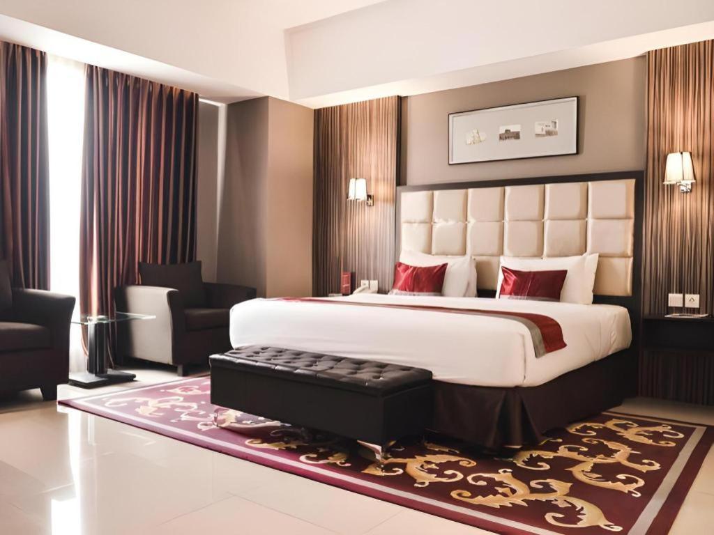 Travello Hotel Bandung Ngoại thất bức ảnh
